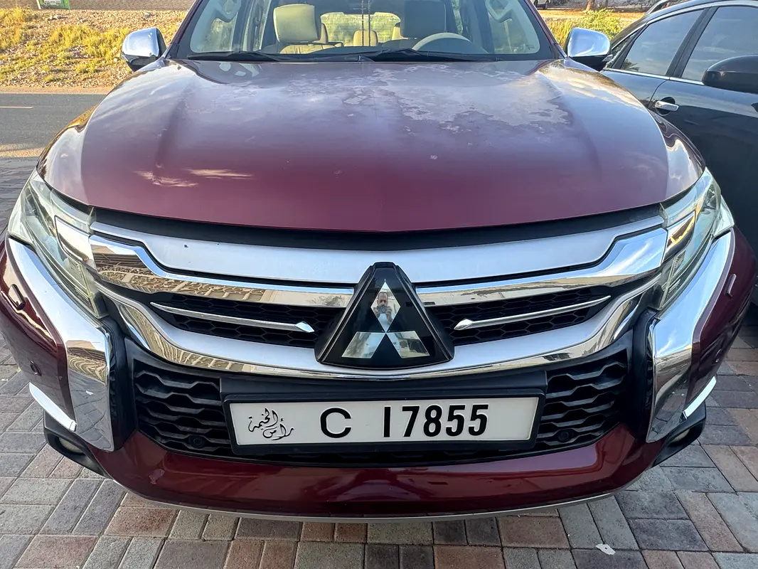 Mitsubishi Montero 2016 — photo 1 of 19