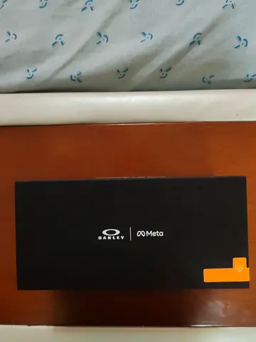 Oakley x Meta Smart Glasses (Boxed)