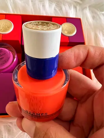Never used original not copy Hermès,3 nail polish — 3 lip stick set orange original box