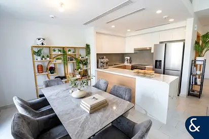 3 Beds | Park/Pool Backing | Single Row