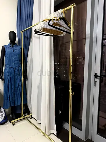 Hello i am selling my mannequin and thing display stand they are good in condition and ready to use