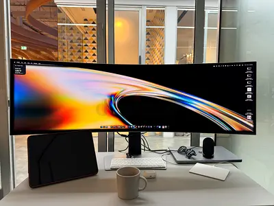 Samsung 49-inch OLED 144Hz performance across a 1000R curved ultra-wide display