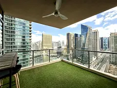 Canal  Marina skyline views | Spacious Unit