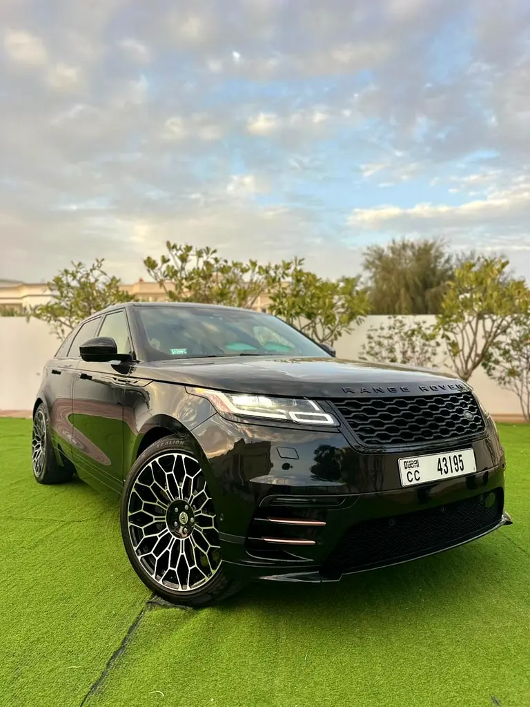 Land Rover Range Rover Velar 2021 — photo 1 of 20