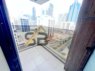 شقة فاخرة جديدة كلياً مكونة من غرفتي نوم وصالة مع جميع المرافق بالقرب من محطة الإمارات