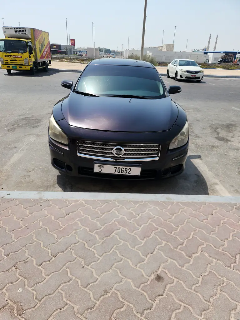 Nissan Maxima 2012 — photo 1 of 6