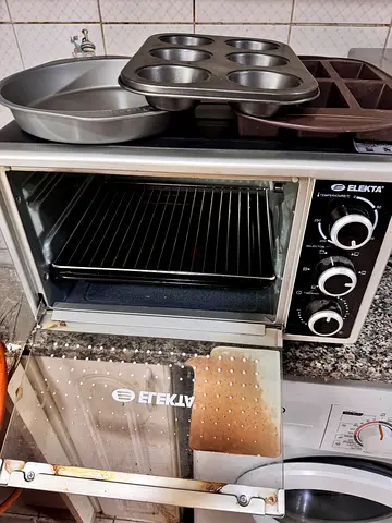 Elekta Electric Oven with Baking Plates