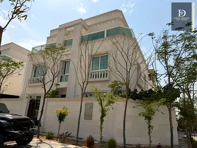 فيلا حديثة زاوية مقابل المسجد قريبة جدا من شارع مليحة تشطيب جميل مساحة ممتازة