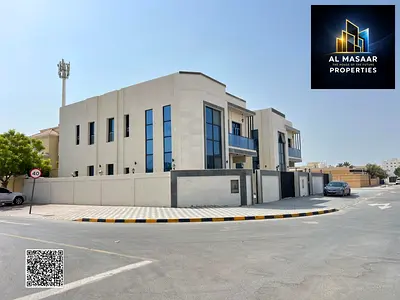Villa directly from the owner, custom finishing, on a main street, close to all services, freehold ownership for all nationalities.