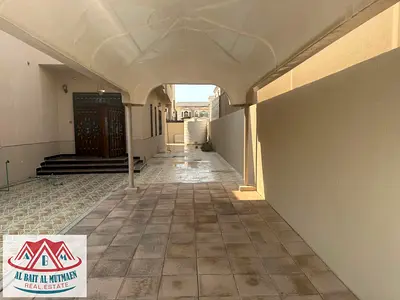 فيلا  طابقين اربعة غرف تكييف مركزي