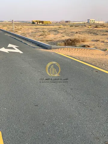 للبيع ارض سكنية في مشروع المطرق ضاحية الرويضات  موقع مميز زاوية على شارعين 18 بالقرب من مسجد  تملك حر لجميع الجنسيات العربية