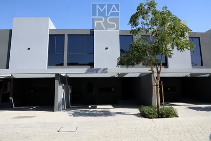 Beautiful 3BR Townhouse | Spacious & Bright