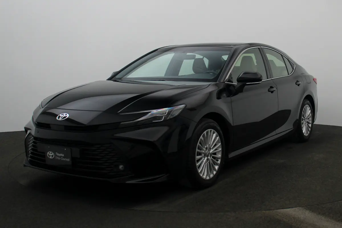 Toyota Camry 2025 — photo 1 of 20