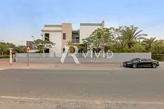 Luxury 4BR Corner Villa | Park Views | Pool