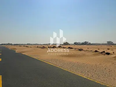 قطعة أرض للبيع بالقرب من الخدمات والطريق الرئيسي