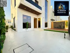 Take advantage of this opportunity! A villa including registration and ownership fees, 5 master bedr