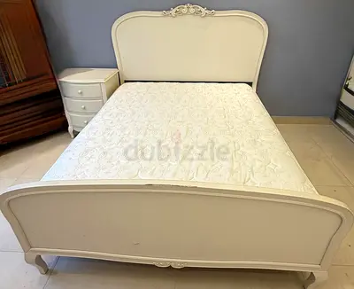 Bedroom Set Pottery Barn – Excellent Condition.