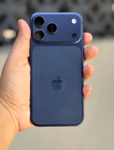 Iphone 17 Pro 256 GB + 2 years Apple care (replacement warranty)