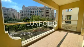Close to mall | White goods | Beach Access