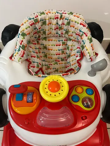 Juniors rocking baby walker