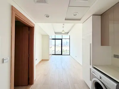 SPACIOUS STUDIO APARTMENT // CHILLER FREE // FITTED KITCHEN //