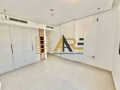 شقة جديدة مكونة من غرفة نوم واحدة وحمام واحد مع خزائن (خزائن) وشرفة وحمامين فقط 45ألف دولار