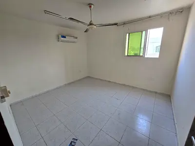 استديو _ ايجار سنوي _ الروضه  2 عجمان _ تكيفات مركزي _ صيانه علي المالك _