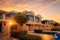 Corner | Near Park | 5 Bedrooms | Maids