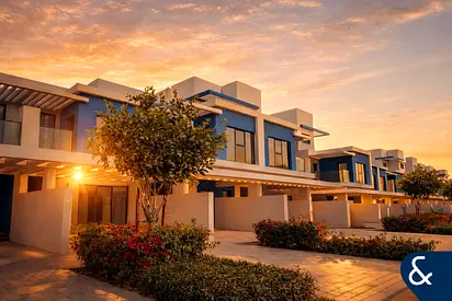 Corner | Near Park | 5 Bedrooms | Maids