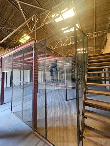 4000 ground+ mezzanine warehouse for URGENT LEASE STORAGE ONLY !!