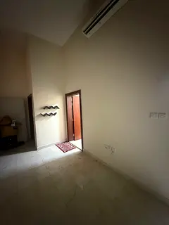 SMALL ROOM FOR ONE PERSON ATT KITCHEN SHARE BATHROOM