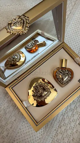 Dolce  Gabbana women’s gift set — Eyeshadow palette, mini perfume , mascara, eyeliner and 2 brushes