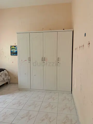 Bedroom furniture set