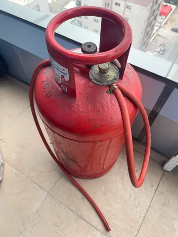 Big Gas cylinder with regulator انبوبه مع منظم