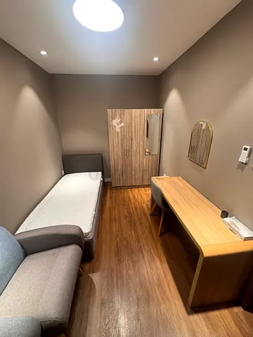NO COMMISSION - FURNISHED PRIVATE ROOM WITH OWN WASHROOM FOR RENT IN DISTRICT 12 JVC