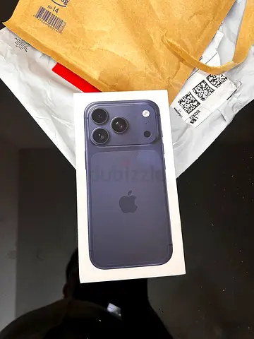 Iphone 17 pro 512 GB Blue 2026 International Version only 2 weeks old with original invoice