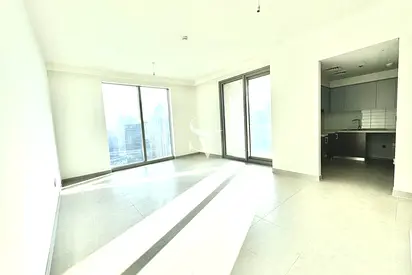 Immediately Available | Vacant | High Floor