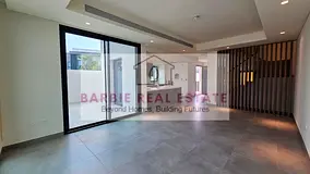 Vacant Now! Corner 4 BR Villa | Large Garden | ready to move in