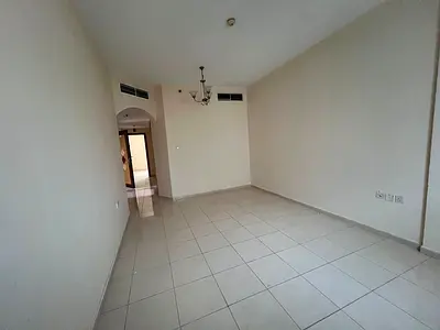 غرفة وصالة_مساحة واسعة_تشطيب حديث_موقع مميز قريب من مخرج دبي وجميع الخدمات_بناء عائلي