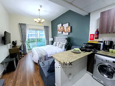 استوديو مفروش | جلوبال جولف ريزيدنس 2 | شرفة | إطلالات على المسبح والقناة