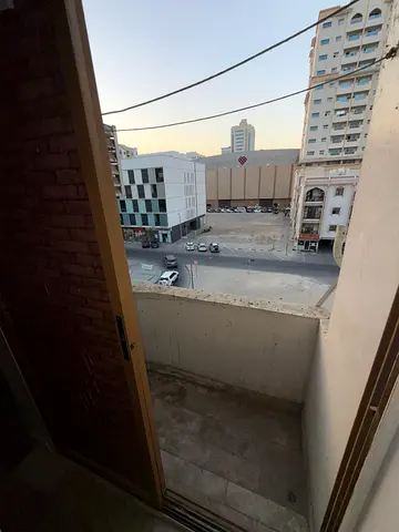 NO DEPOSIT 2BHK WINDOW AC CENTRAL GAS WITH BALCONY &JUST IN 25K*BU DANIQ