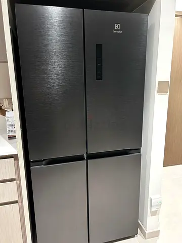 Electrolux 4‑Door Black Refrigerator with Bottom Freezer – Modern Design – Like New