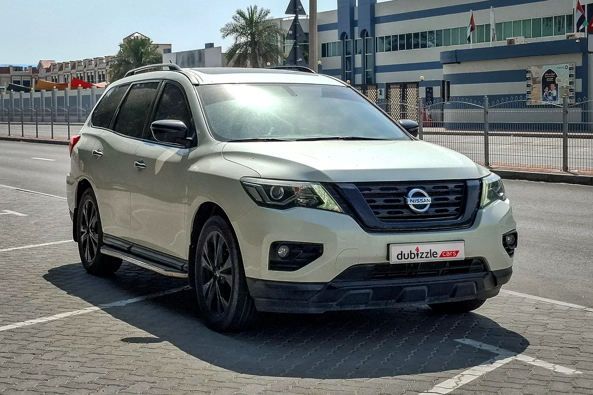 Nissan Pathfinder 2019 — photo 1 of 14