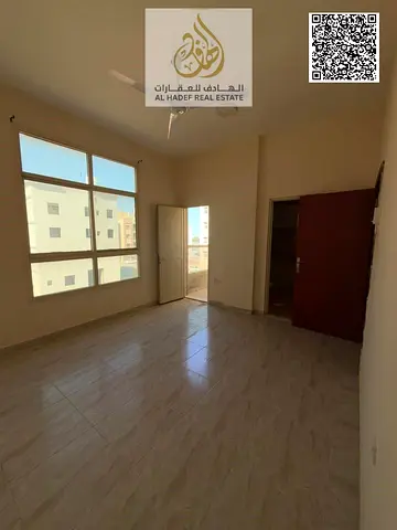 📌 للإيجار السنوي – شقة غرفة وصالة | بلكونة | تشطيب مميز | العالية – عجمان | عائلات فقط