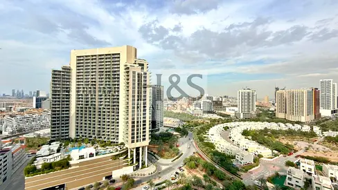 شقة بغرفة نوم واحدة | Luma Park Views JVC | شرفة مطلة على وسط المدينة