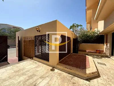 Family-Centric 4BR Villa | Walk to Shops &amp; Parks
