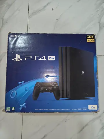 Playstation 4 pro 2TB + 2 controllers + 4 games / ps4 pro