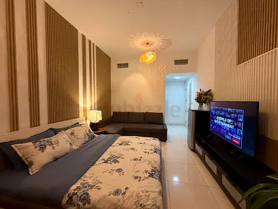 COZY SPACIOUS MASTER ROOM