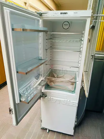 Miele Integrated Fridge – Modern  Energy Efficient Touch screen