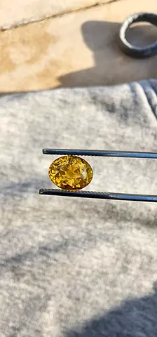 Yellow sapphire 2.60 ct